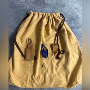 LV BUNDLE 4 ITEMS 18”x17”dust bag